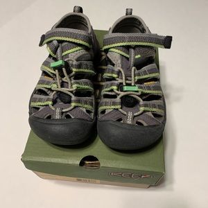 Keen, Racer Gray Newport H2, size 11 boys